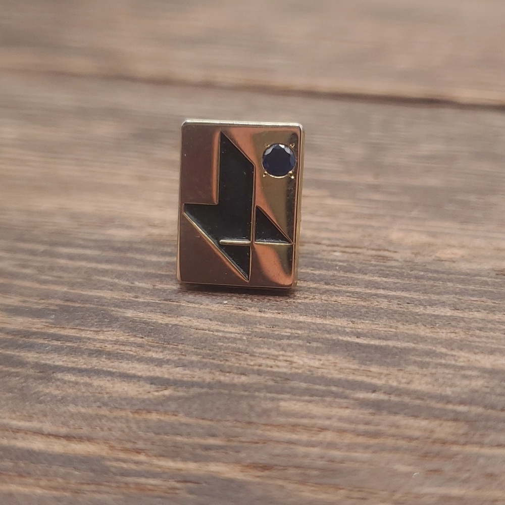 B648 onyx 10k gold pin